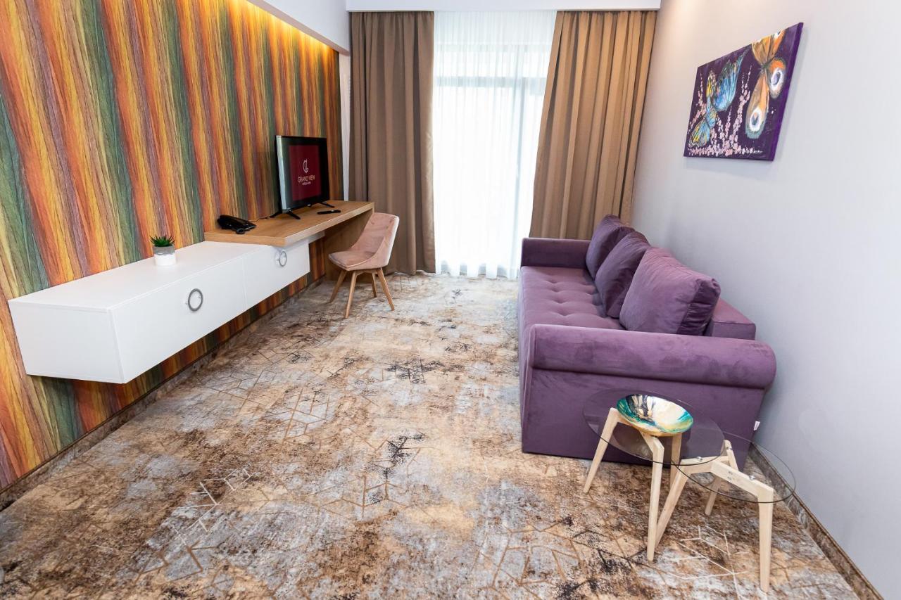 Grand View Hotel & Suites Copou Яш Екстериор снимка
