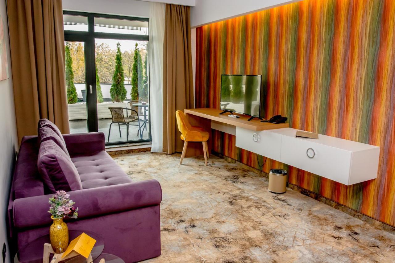 Grand View Hotel & Suites Copou Яш Екстериор снимка