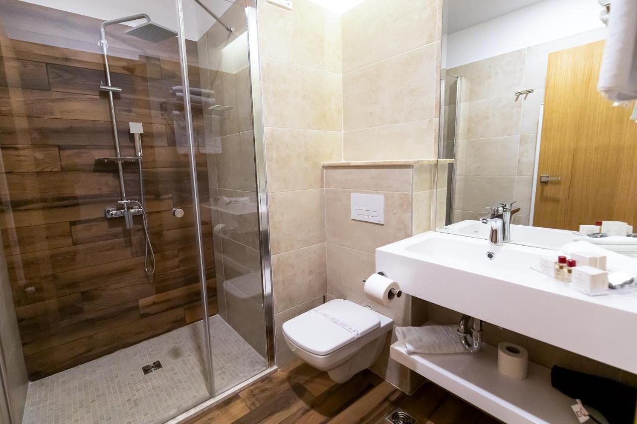 Grand View Hotel & Suites Copou Яш Екстериор снимка