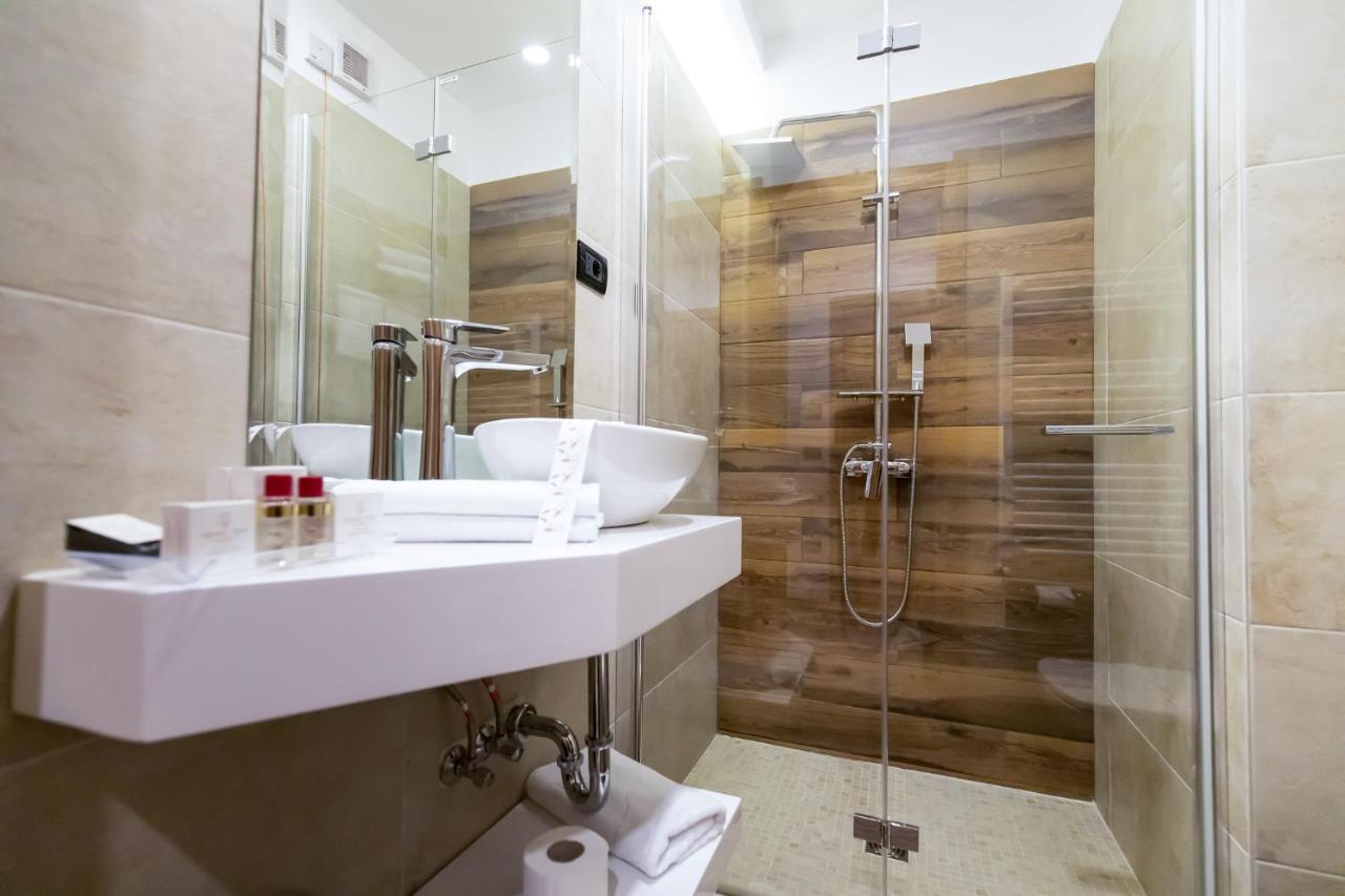 Grand View Hotel & Suites Copou Яш Екстериор снимка
